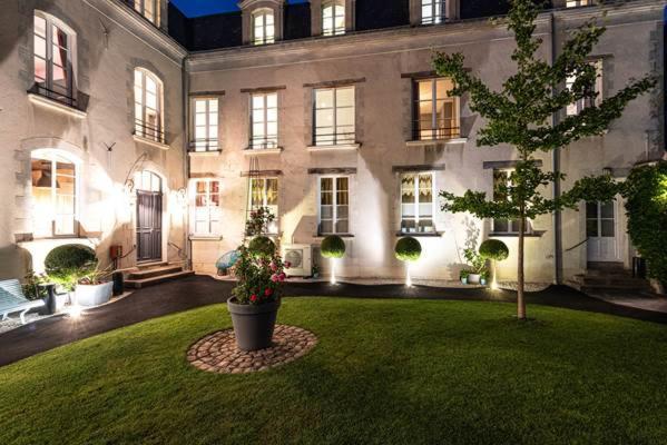 A côté de la place du pilori Angers Exterior foto